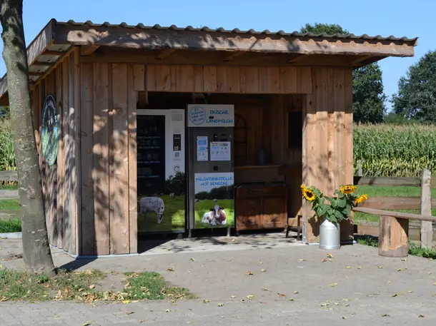 Hof Benecke - Scharmbecker Milchtankstelle und Eier aus dem Hühnermobil